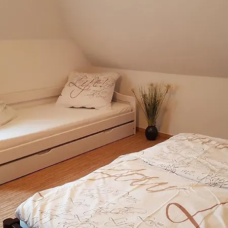 Moblierte Ferienwohnung In Stinteck Mit Gemeinsamem Pool, Garten Und Terrasse * Westerdeichstrich
