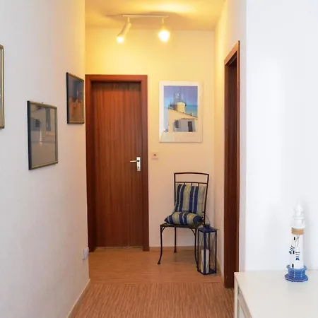 아파트 Moblierte Ferienwohnung In Stinteck Mit Gemeinsamem Pool, Garten Und Terrasse *